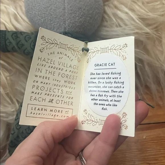 Hazel village Grace cat with outfit - Picture 3 of 9